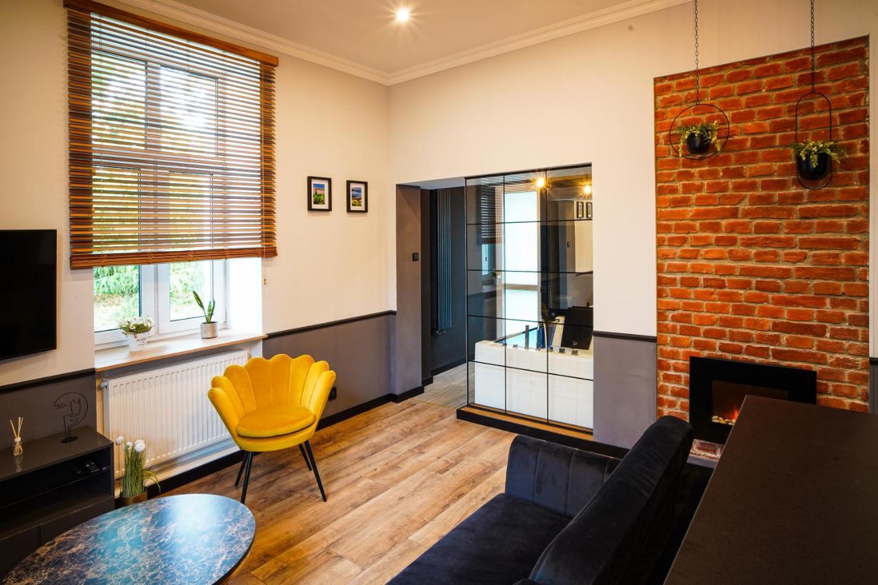 Apartament Z Jacuzzi W Centrum Sanoka Exteriér fotografie