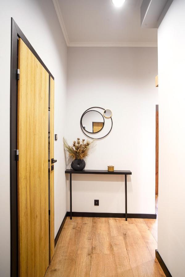 Apartament Z Jacuzzi W Centrum Sanoka Exteriér fotografie